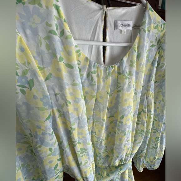 🌼🪻Flowy Blue & Yellow flower print Calvin Klein Dress in Size Lare with Belt🌼 - Picture 2 of 3